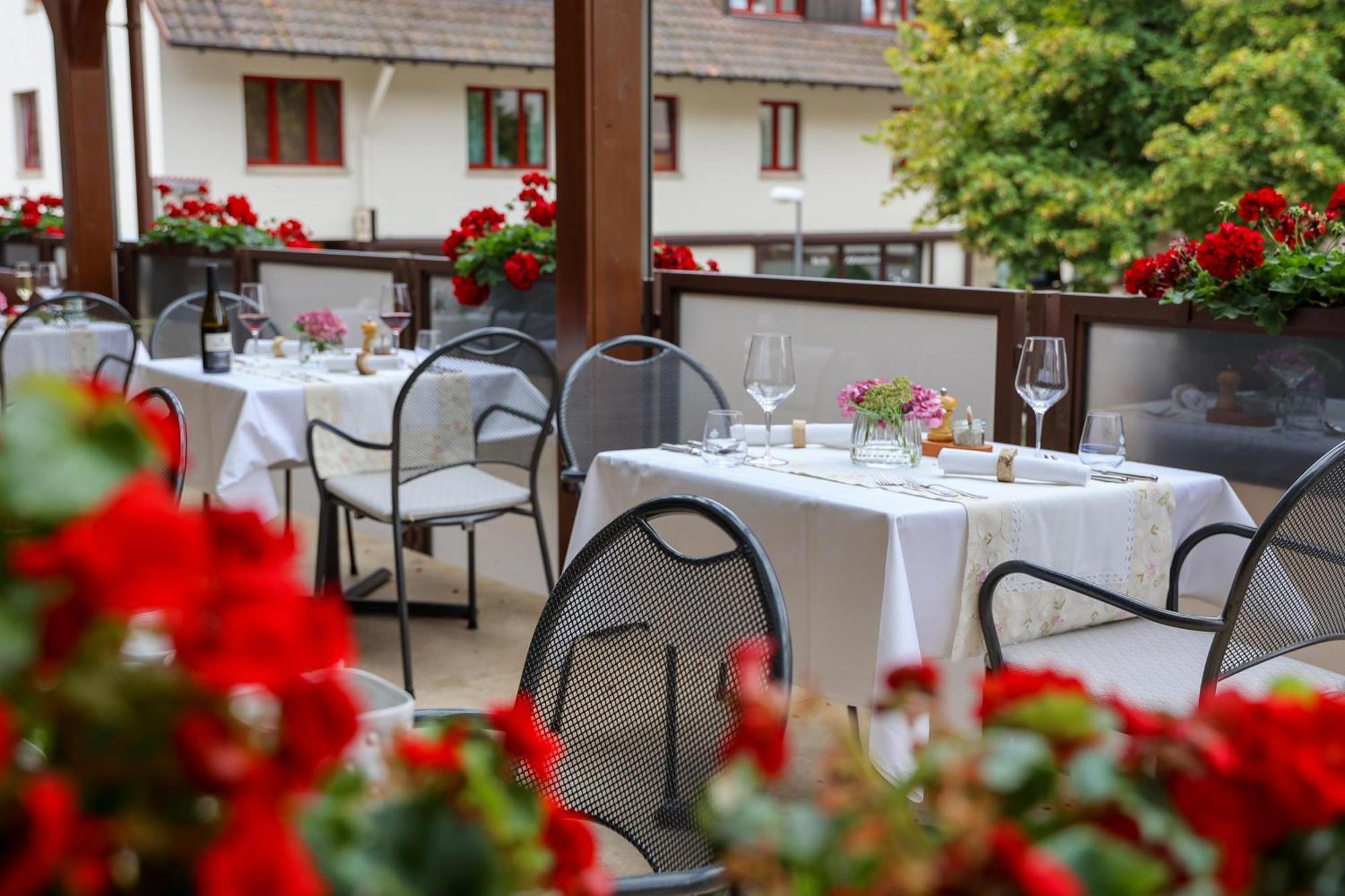 Hotel-Gasthaus Goldener Engel Glottertal Exterior photo